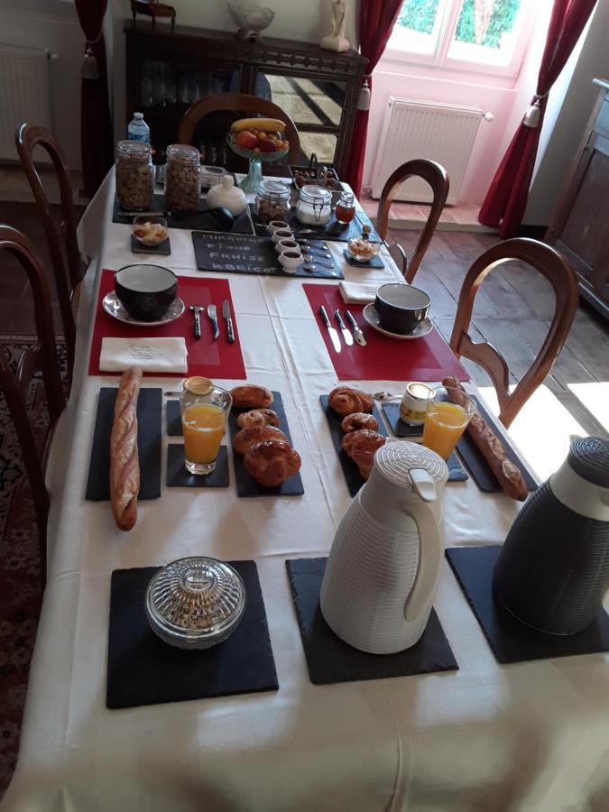 Bertric-Burée Le Moulin A Vent Bed & Breakfast エクステリア 写真